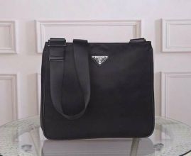Picture of Prada Lady Handbags _SKUfw156182733fw